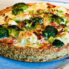 Mjölfri paj - Blomkål, broccoli och skinkpaj med pajskal av gröna linser och ost
